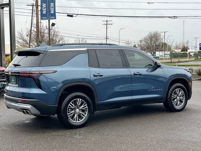 2025 Chevrolet Traverse LT