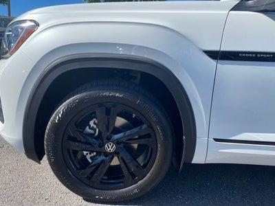 2026 Volkswagen Atlas Cross Sport 2.0T SEL R-Line Black
