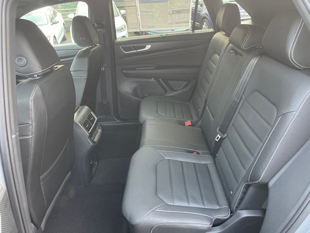 2026 Volkswagen Atlas Cross Sport 2.0T SEL R-Line Black