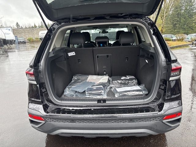 2025 Volkswagen Taos 1.5T SE Black