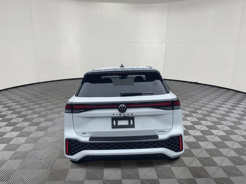 2026 Volkswagen Tiguan 2.0T SE R-Line Black