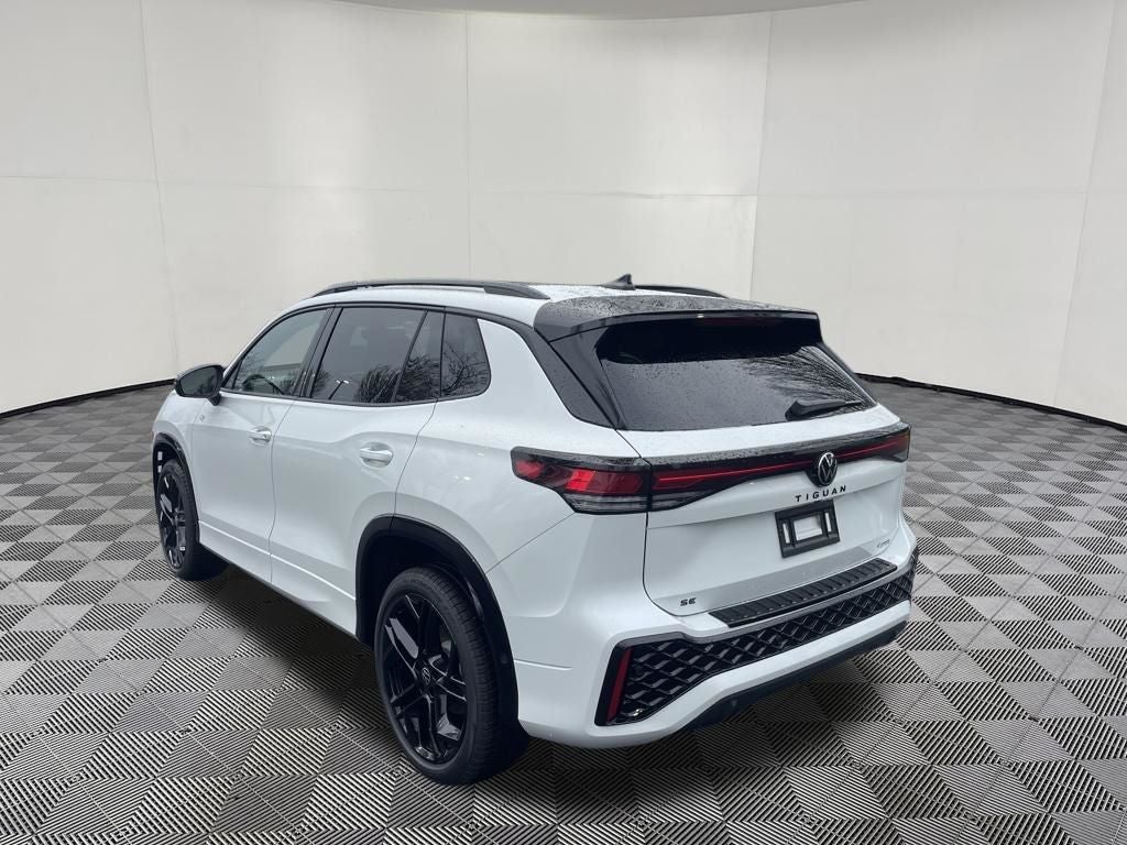 2026 Volkswagen Tiguan 2.0T SE R-Line Black