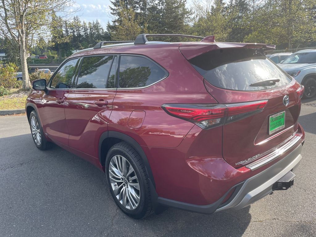 2022 Toyota Highlander Hybrid Platinum