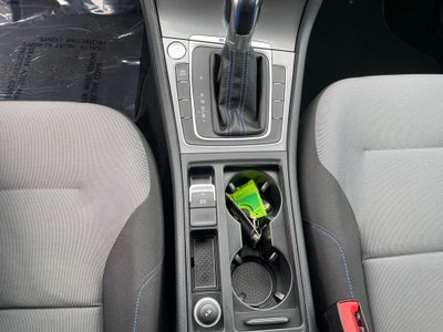 2016 Volkswagen e-Golf SE