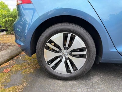 2016 Volkswagen e-Golf SE