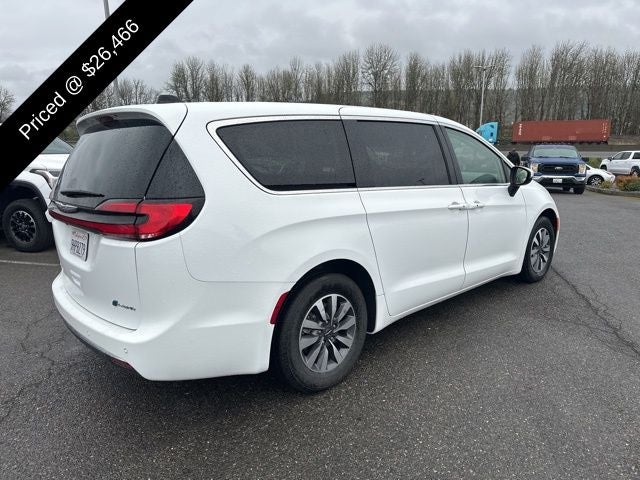 2023 Chrysler Pacifica Hybrid Touring L