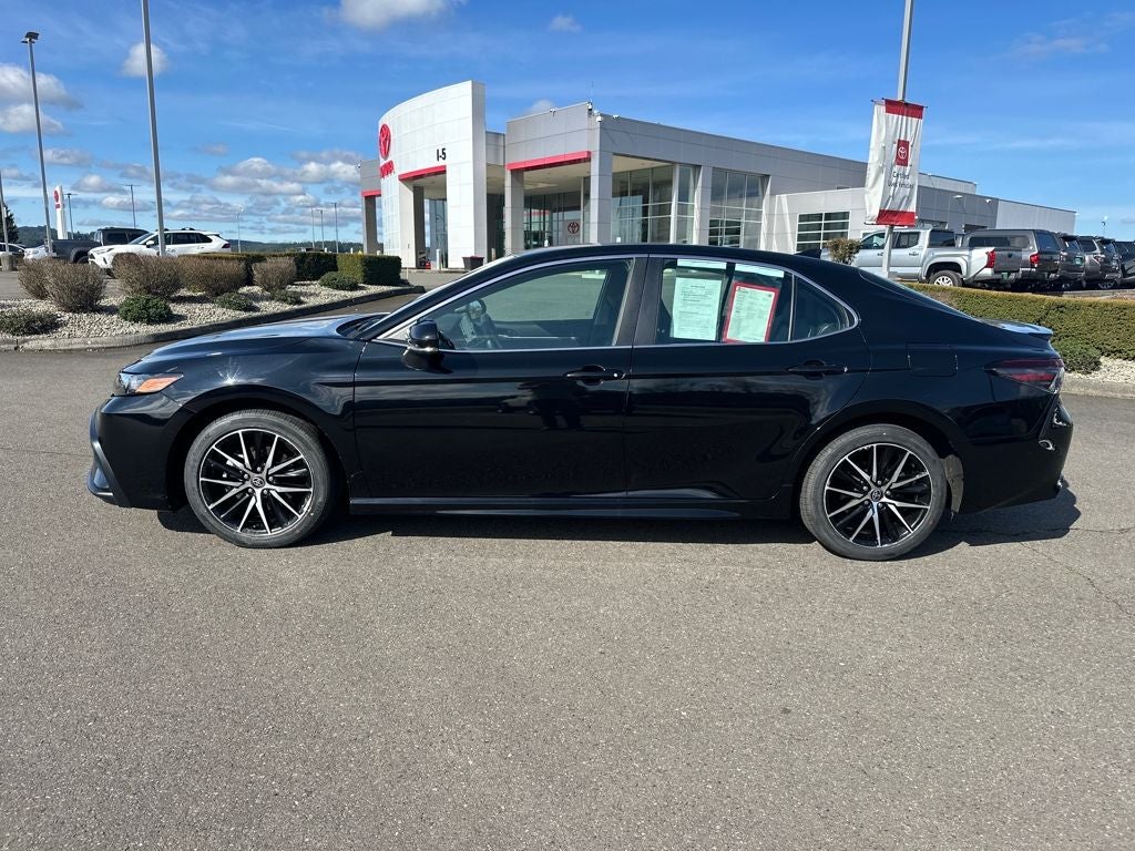 2024 Toyota Camry SE