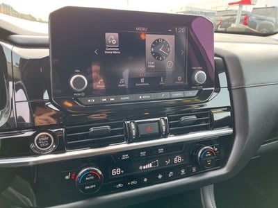 2023 Nissan Pathfinder SV