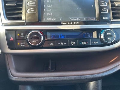 2018 Toyota Highlander SE