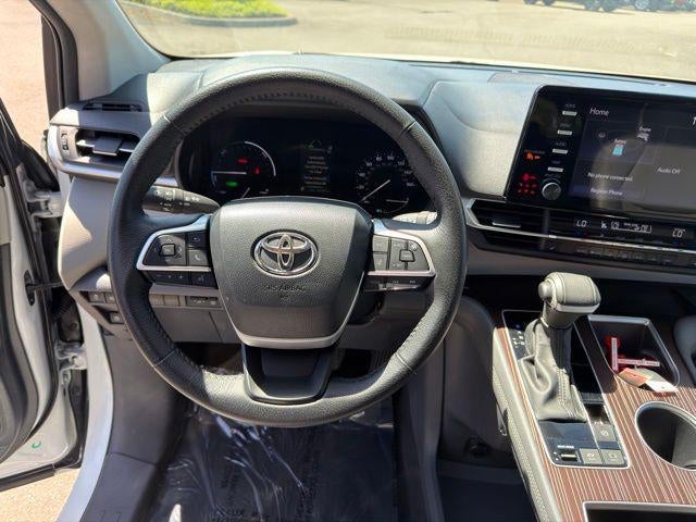 2023 Toyota Sienna XLE 8 Passenger