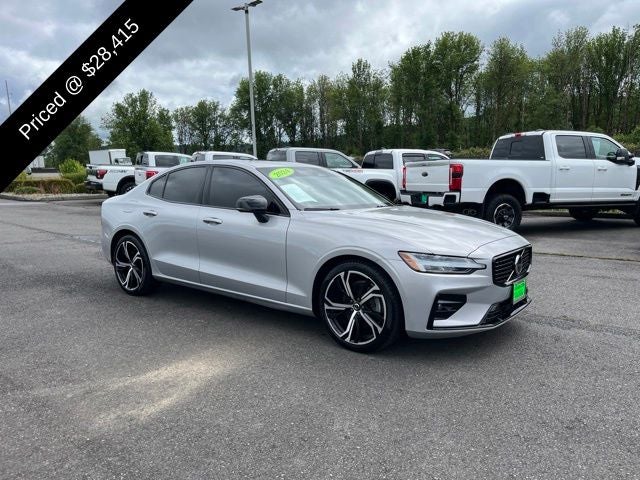 2024 Volvo S60 B5 Core Dark Theme