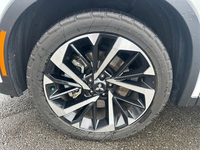 2023 Mitsubishi Outlander PHEV SE