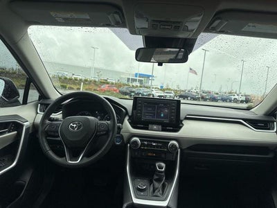 2022 Toyota RAV4 Hybrid XLE Premium