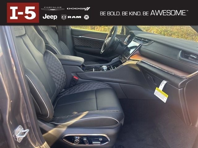 2025 Jeep Grand Cherokee GRAND CHEROKEE SUMMIT 4X4