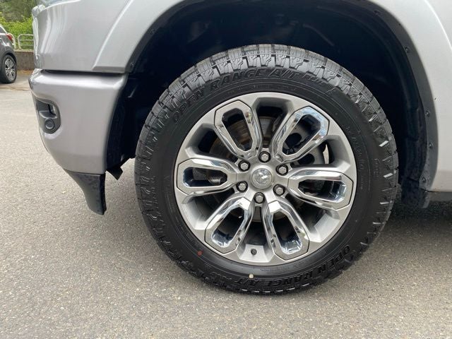 2022 RAM 1500 Laramie Crew Cab 4x4 5'7' Box