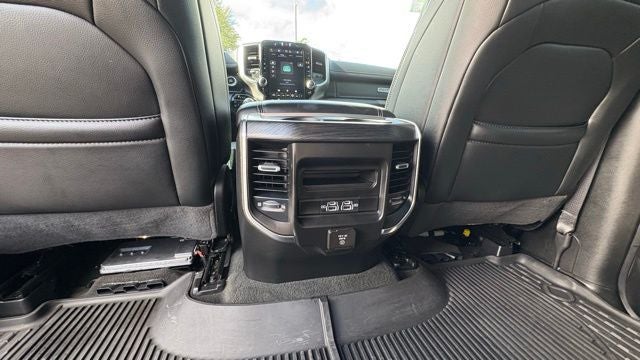 2023 RAM 1500 Laramie Crew Cab 4x4 5'7' Box