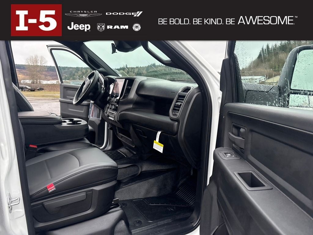 2026 RAM Ram 5500 Chassis Cab RAM 5500 TRADESMAN CHASSIS CREW CAB 4X4 84' CA