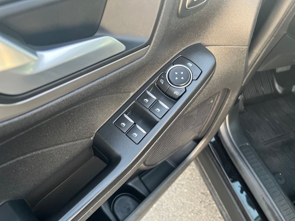 2022 Ford Escape Hybrid Titanium