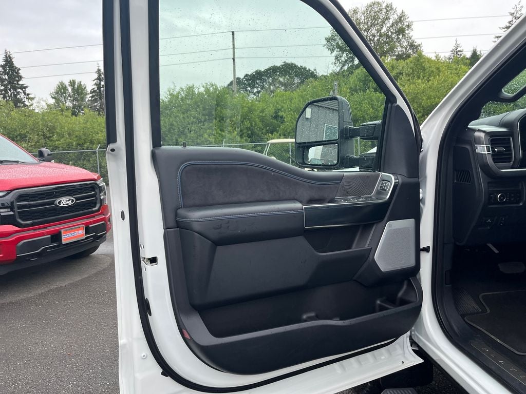2025 Ford F-350SD Platinum