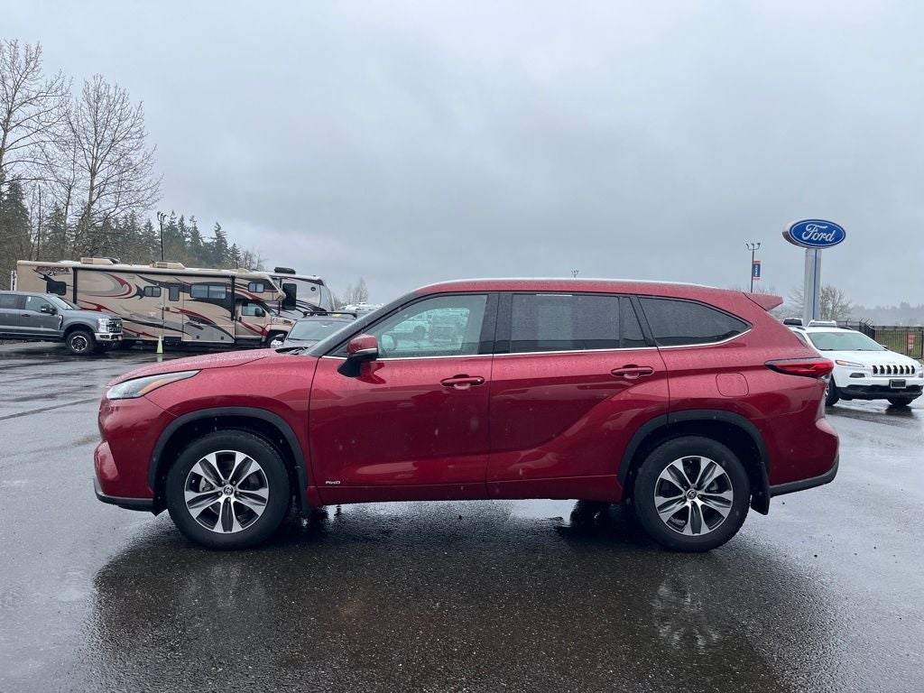 2022 Toyota Highlander Hybrid XLE