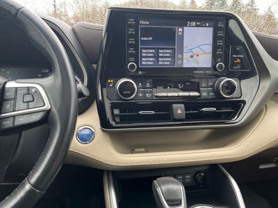 2022 Toyota Highlander Hybrid XLE
