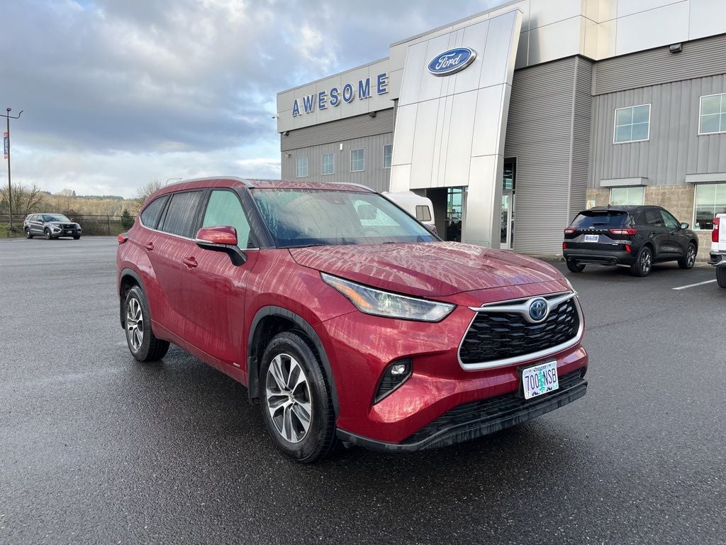 2022 Toyota Highlander Hybrid XLE