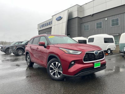 2022 Toyota Highlander Hybrid XLE