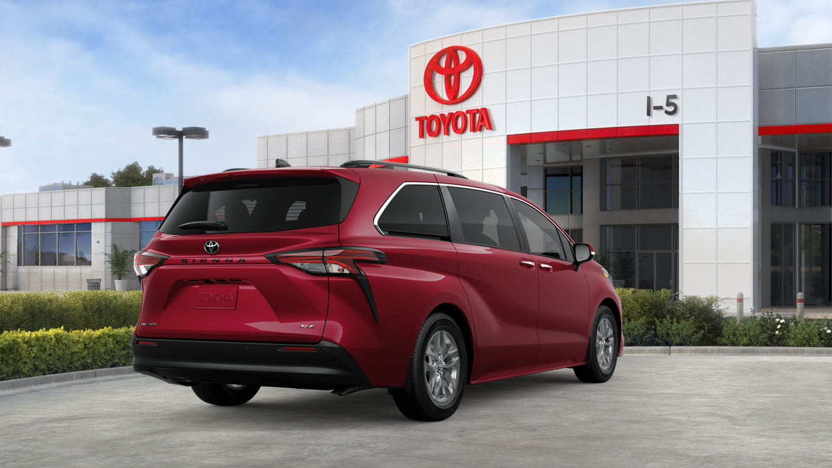 2026 Toyota Sienna XLE