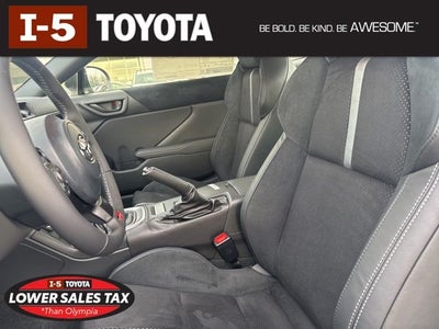 2025 Toyota GR86 Premium MT