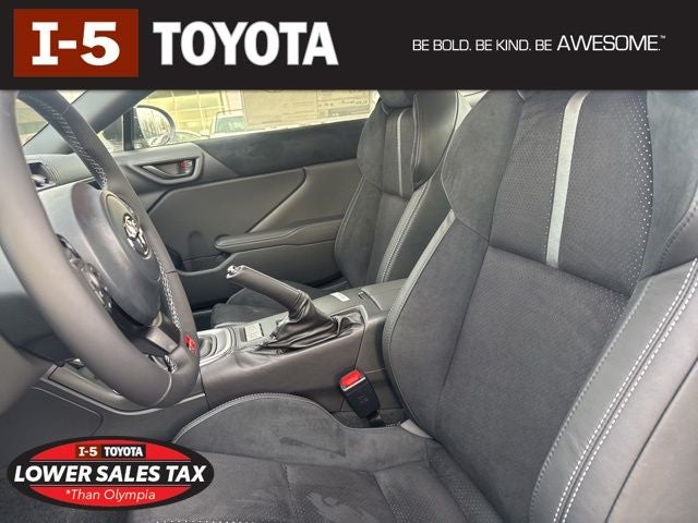 2025 Toyota GR86 Premium MT