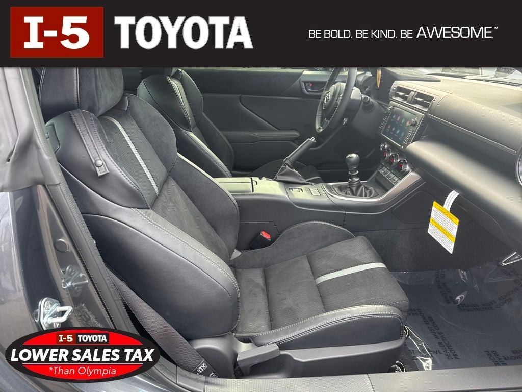 2026 Toyota GR86 Premium MT