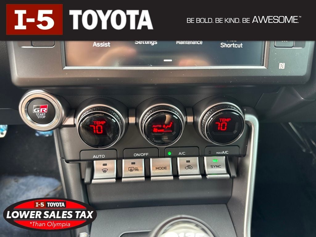 2026 Toyota GR86 Premium MT