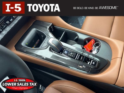 2025 Toyota Toyota Crown Signia Limited